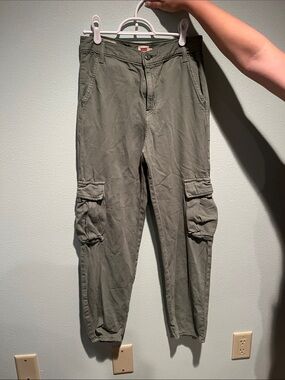 Levi’s Cargo Jeans